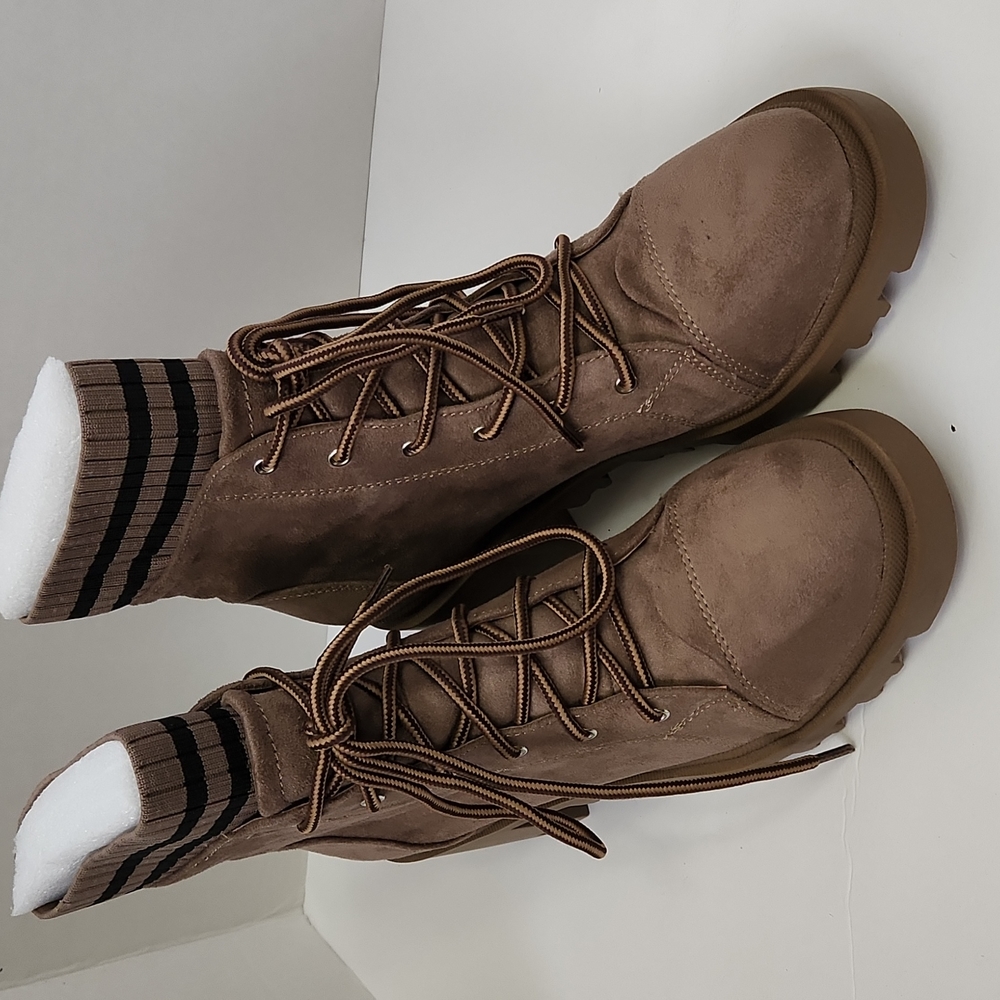 Miss Lola hiking boot sz 8.5